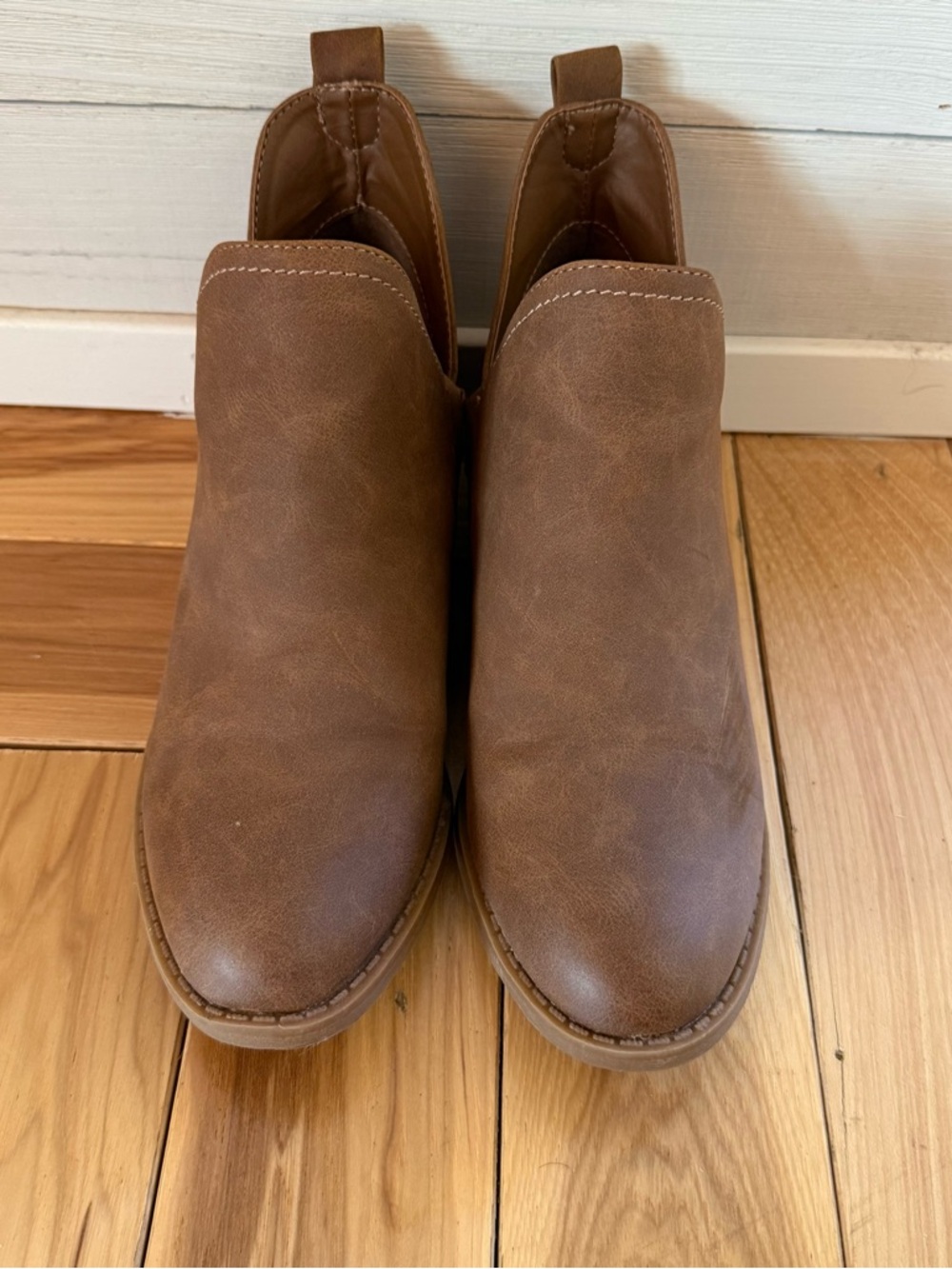 Universal Thread Shoes - Picture 2 of 9